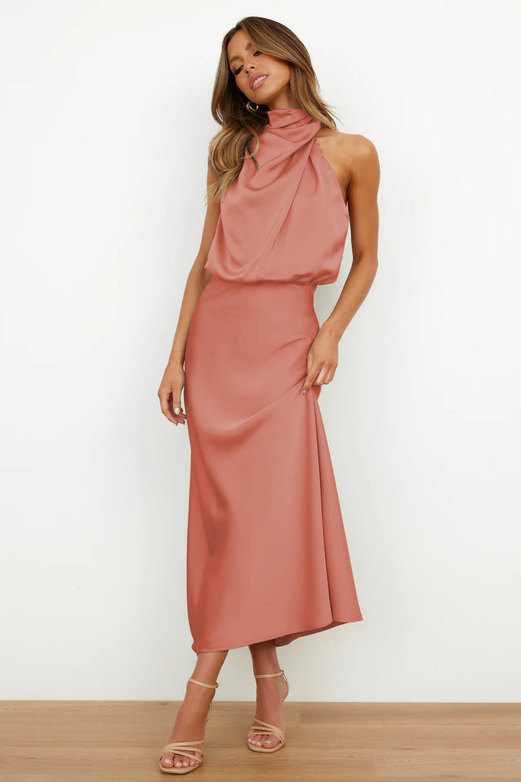 Alessia – Open-Back Dress