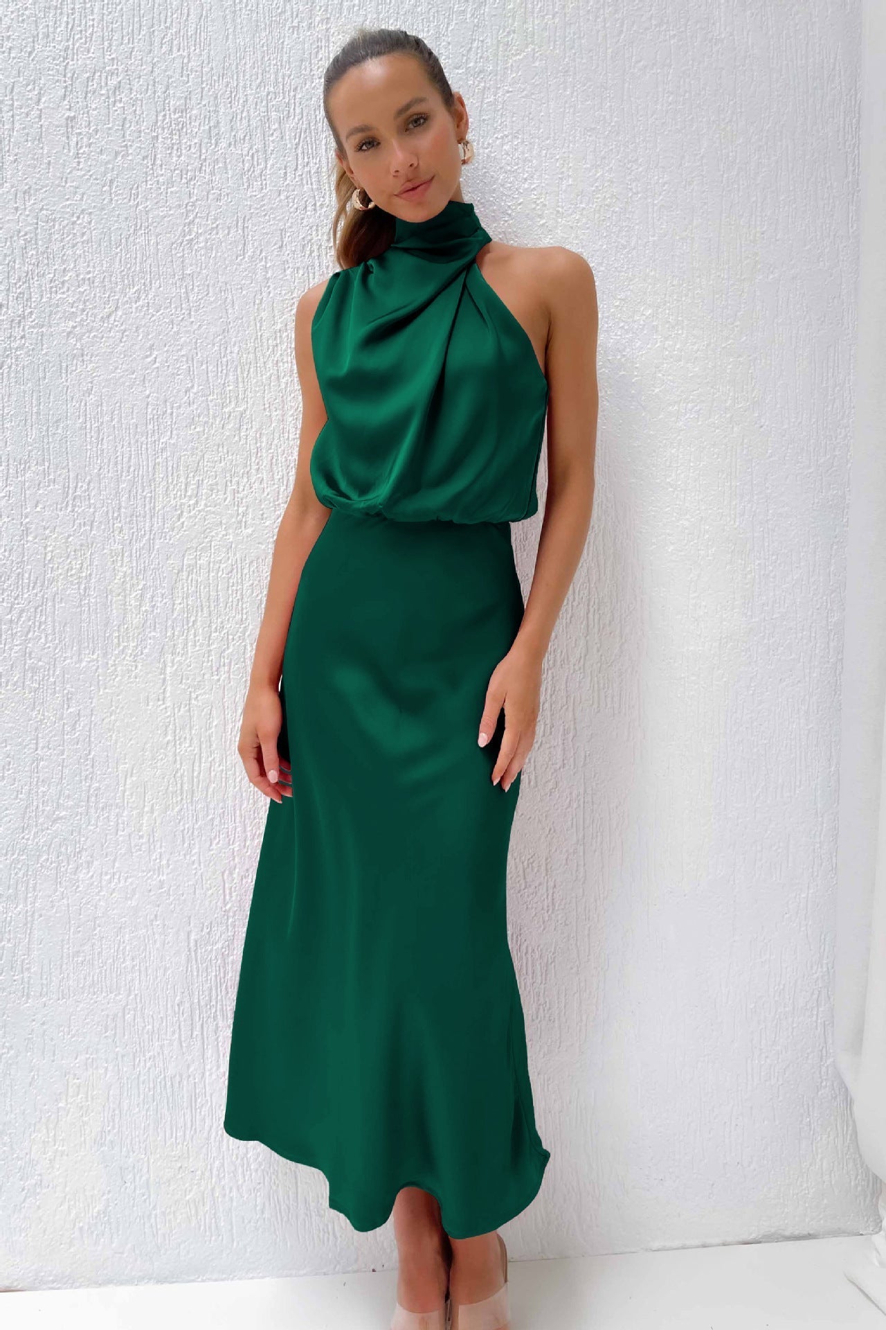 Alessia – Open-Back Dress