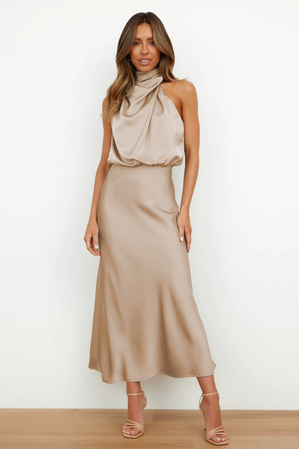 Alessia – Open-Back Dress